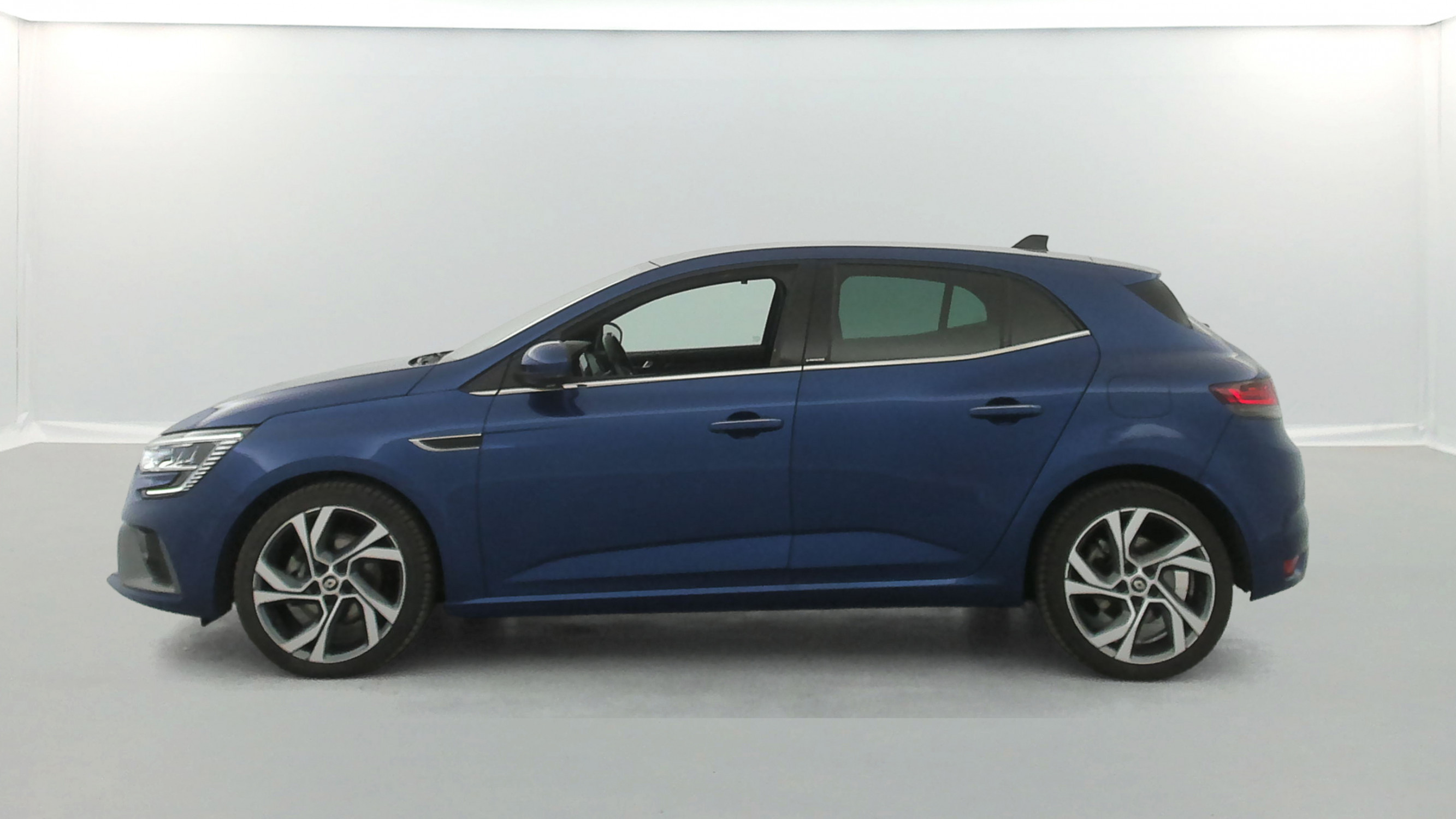Vente en ligne Renault Megane 1.6 E-Tech Plug-in 160ch RS Line Suréquipée au prix de 18 980 €
