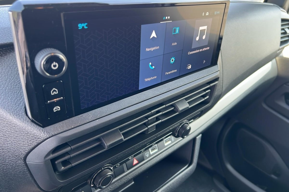 Vente en ligne Citroën Jumpy Fourgon JUMPY FGN M BLUEHDI 120 S S BVM6 au prix de 27 950 €