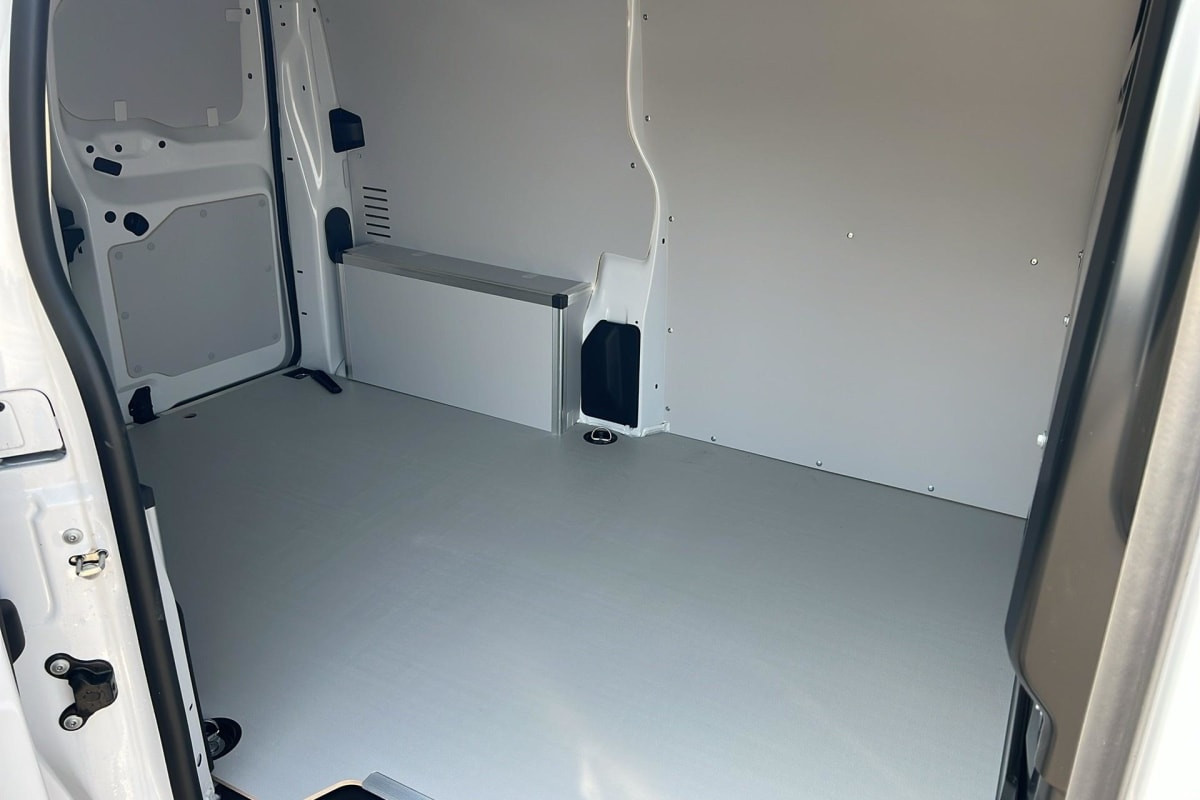 Vente en ligne Citroën Jumpy Fourgon JUMPY FGN M BLUEHDI 120 S S BVM6 au prix de 27 950 €