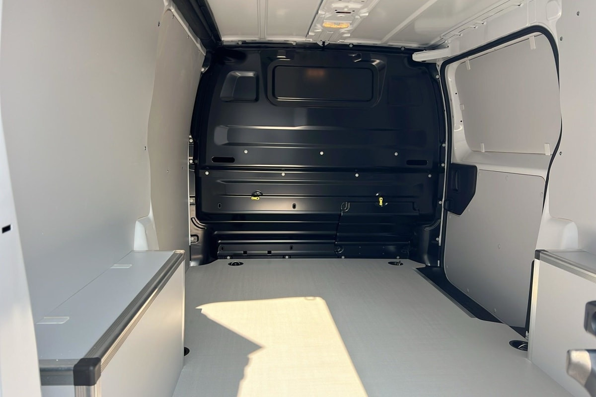 Vente en ligne Citroën Jumpy Fourgon JUMPY FGN M BLUEHDI 120 S S BVM6 au prix de 27 950 €