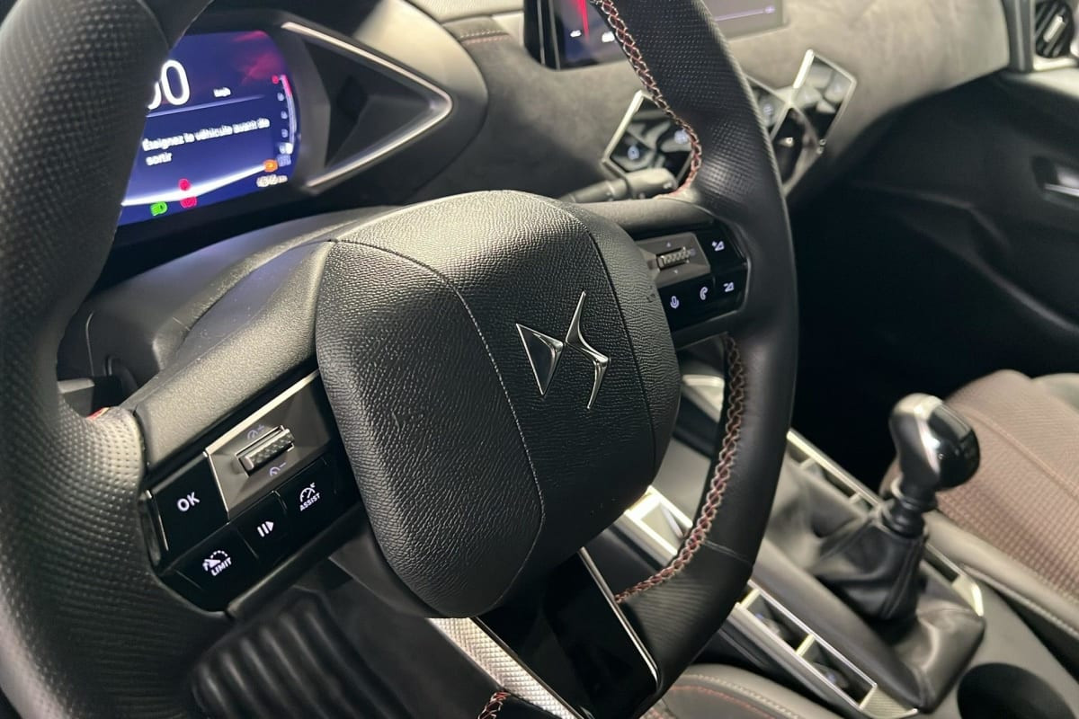 Vente en ligne Ds Ds3 Crossback PureTech 100 BVM6 Performance Line au prix de 17 800 €