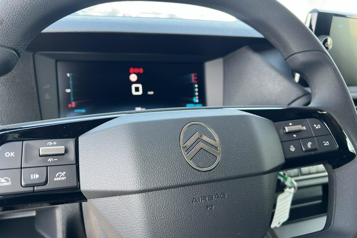 Vente en ligne Citroën Jumpy Fourgon JUMPY FGN M BLUEHDI 120 S S BVM6 au prix de 27 950 €