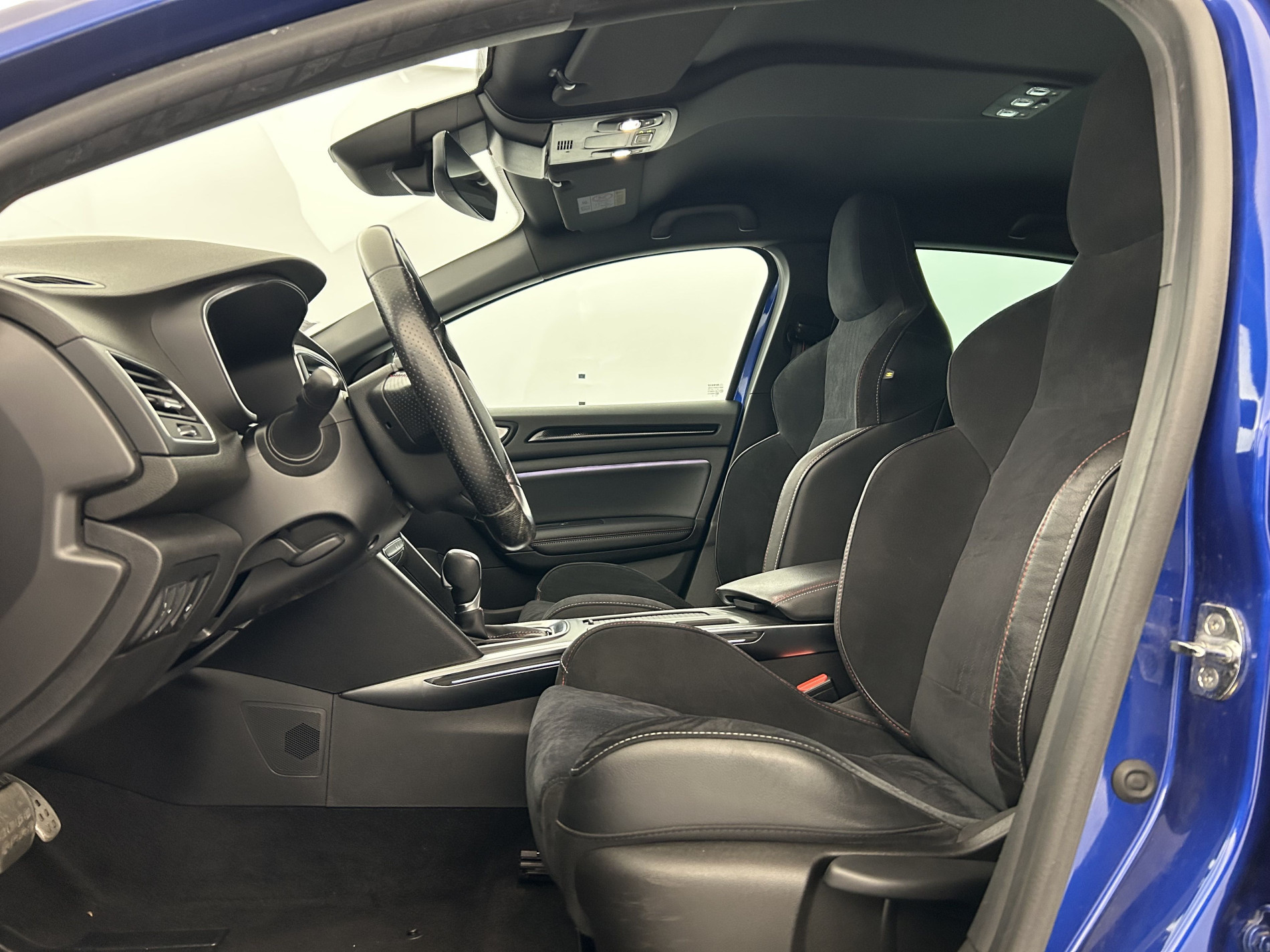 Vente en ligne Renault Megane 1.6 E-Tech Plug-in 160ch RS Line Suréquipée au prix de 18 980 €