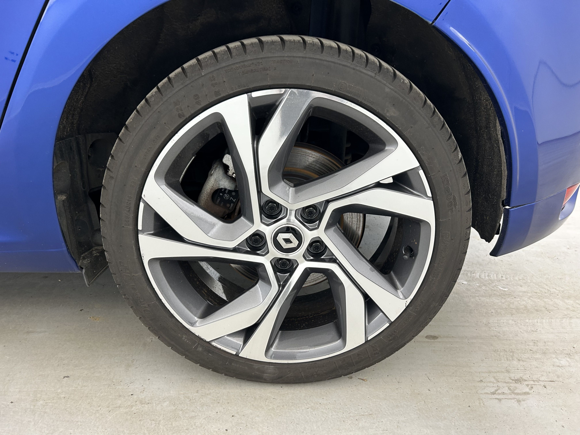 Vente en ligne Renault Megane 1.6 E-Tech Plug-in 160ch RS Line Suréquipée au prix de 18 980 €