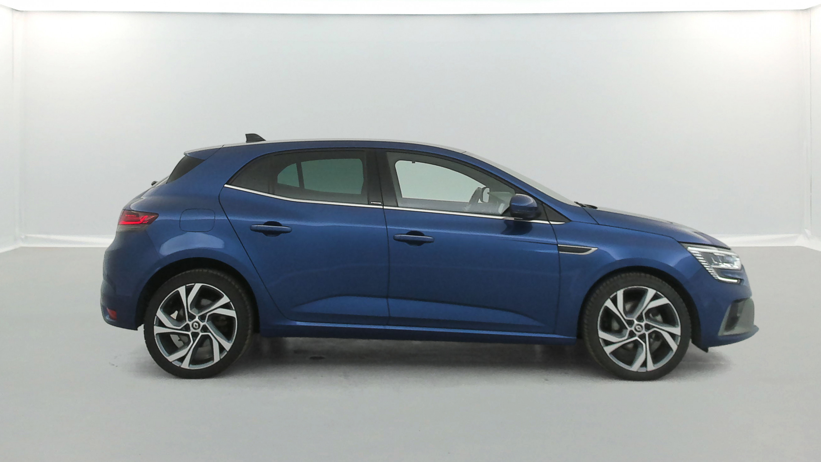Vente en ligne Renault Megane 1.6 E-Tech Plug-in 160ch RS Line Suréquipée au prix de 18 980 €