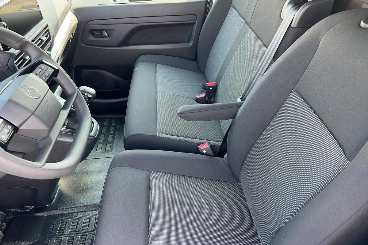 Vente en ligne Citroën Jumpy Fourgon JUMPY FGN M BLUEHDI 120 S S BVM6 au prix de 27 450 €