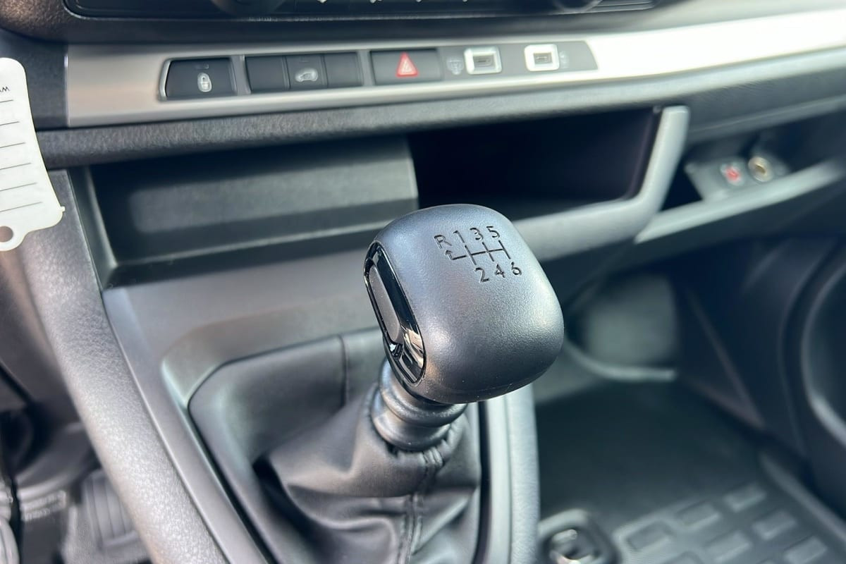 Vente en ligne Citroën Jumpy Fourgon JUMPY FGN M BLUEHDI 120 S S BVM6 au prix de 27 950 €