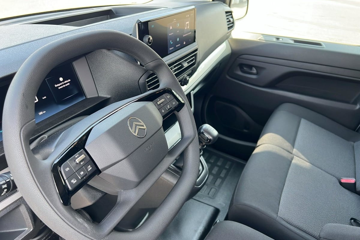 Vente en ligne Citroën Jumpy Fourgon JUMPY FGN M BLUEHDI 120 S S BVM6 au prix de 27 950 €