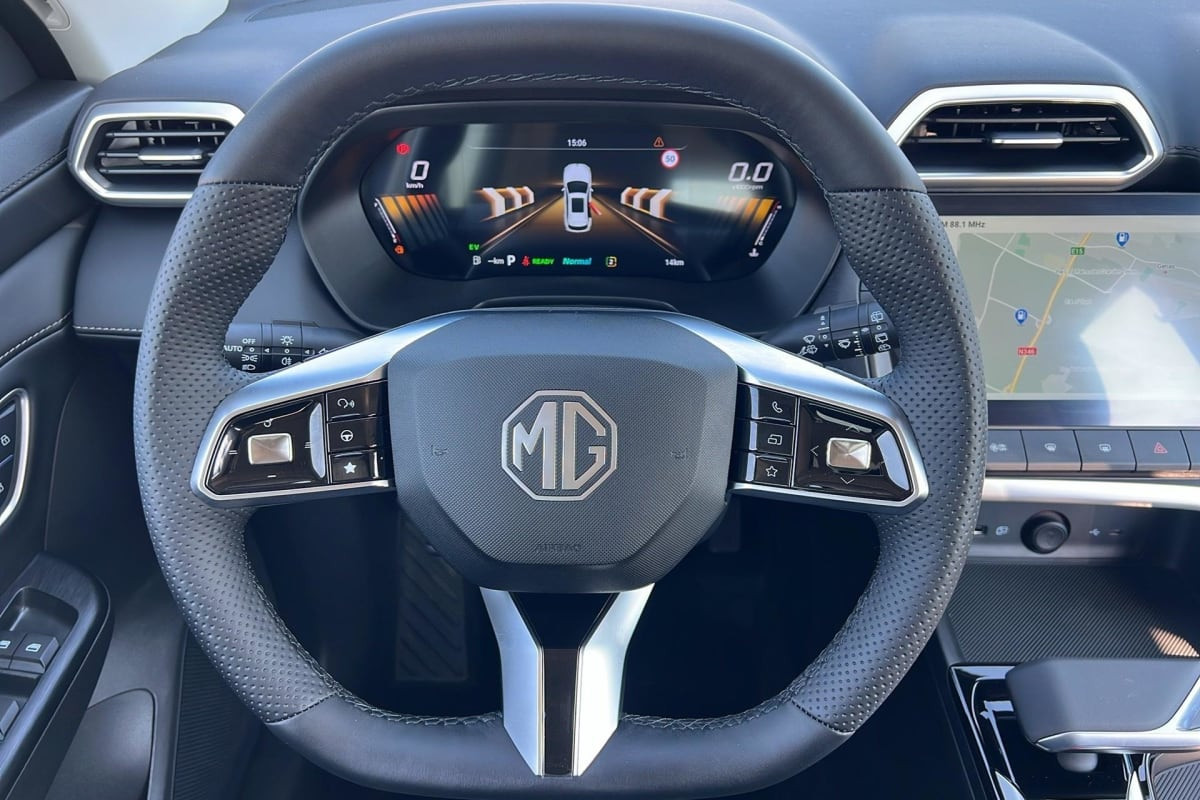Vente en ligne Mg ZS 1.5 L Hybrid+ 197 ch Luxury au prix de 24 380 €