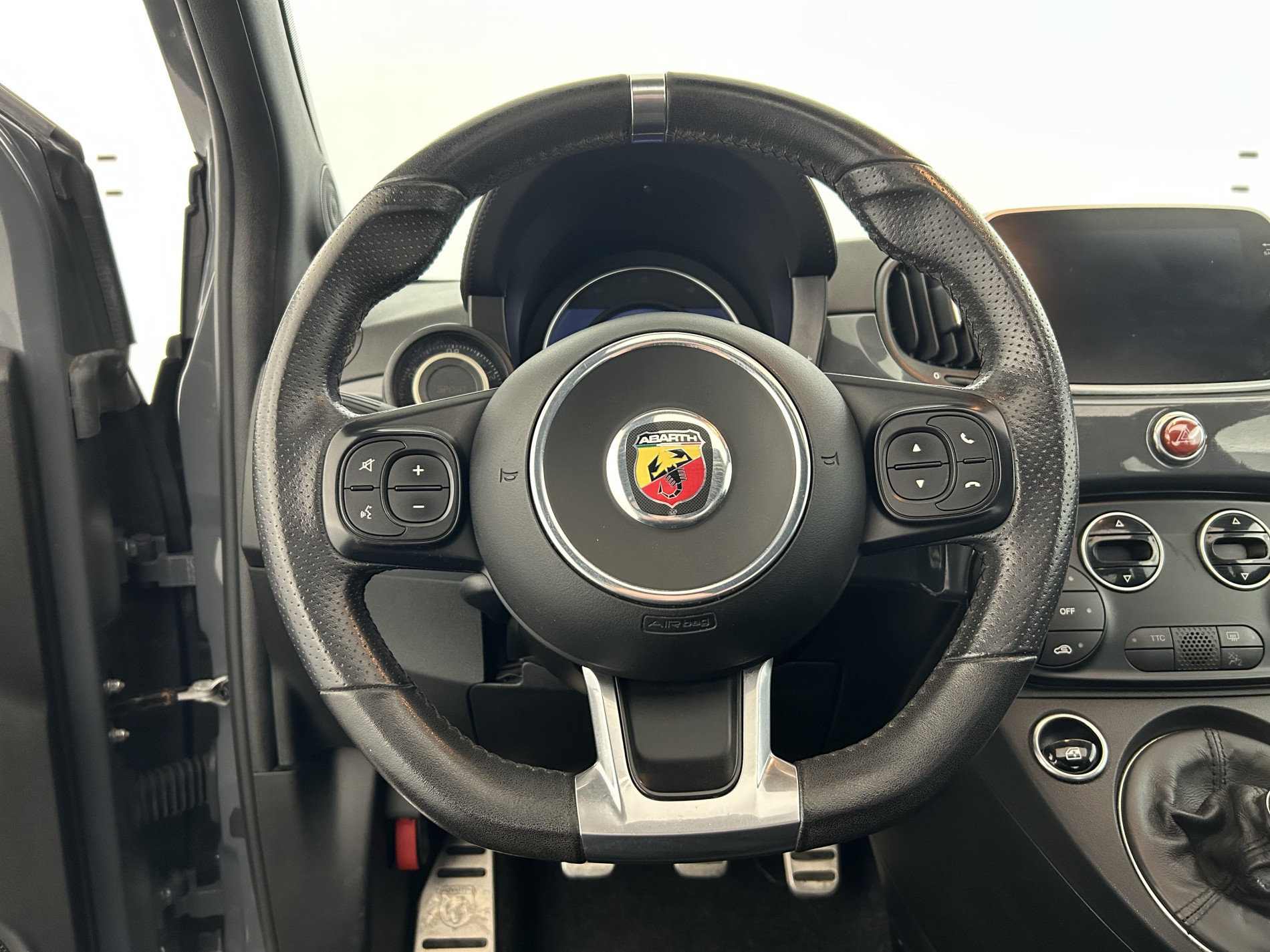 Vente en ligne Abarth 500 1.4 Turbo T-Jet 145ch 595 + Toit ouvrant au prix de 14 790 €