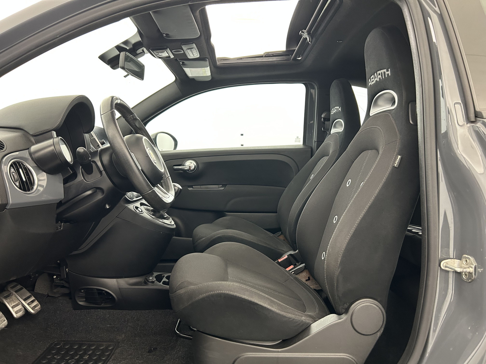 Vente en ligne Abarth 500 1.4 Turbo T-Jet 145ch 595 + Toit ouvrant au prix de 14 790 €