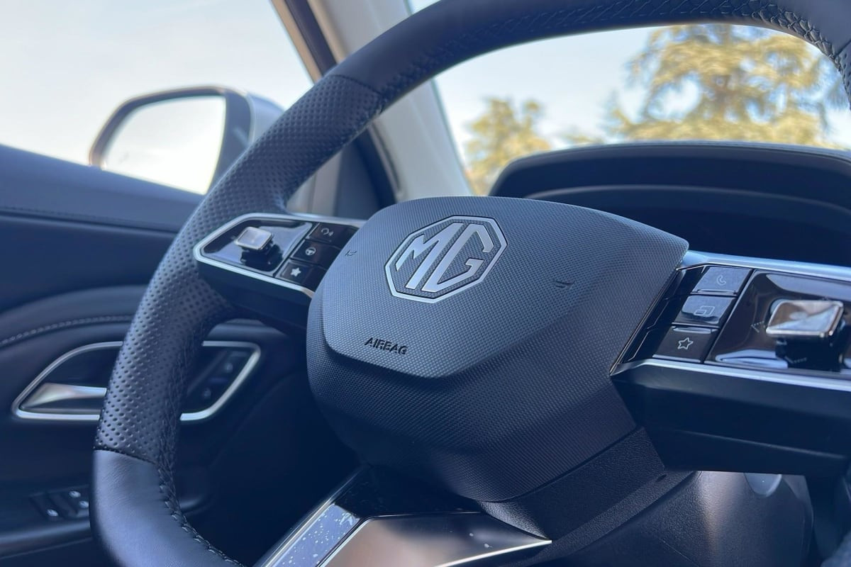 Vente en ligne Mg ZS 1.5 L Hybrid+ 197 ch Luxury au prix de 24 380 €