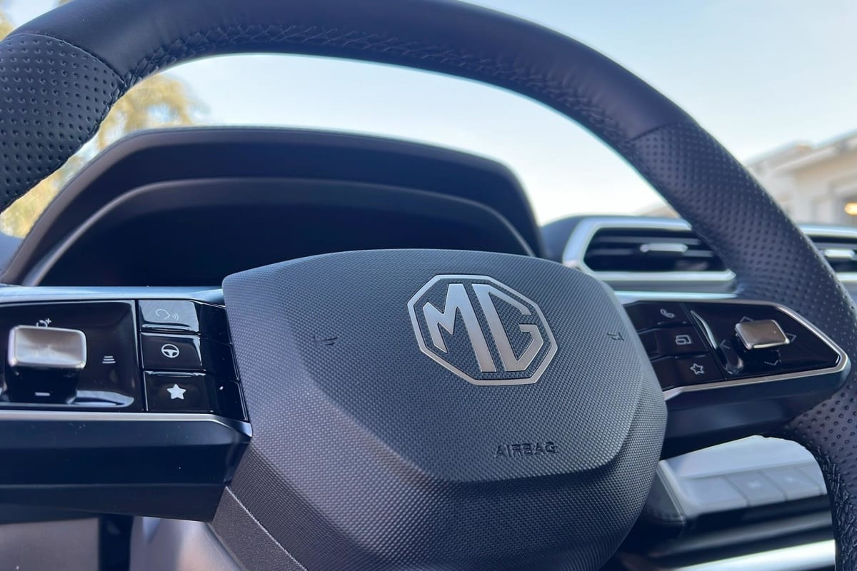 Vente en ligne Mg ZS 1.5 L Hybrid+ 197 ch Luxury au prix de 24 380 €