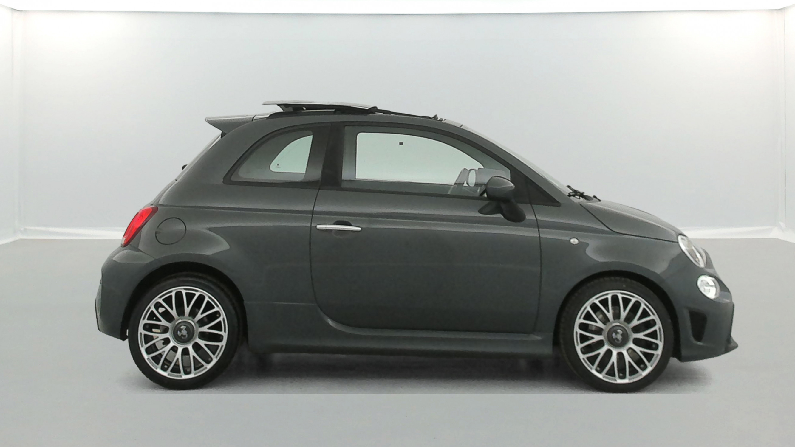 Vente en ligne Abarth 500 1.4 Turbo T-Jet 145ch 595 + Toit ouvrant au prix de 14 790 €