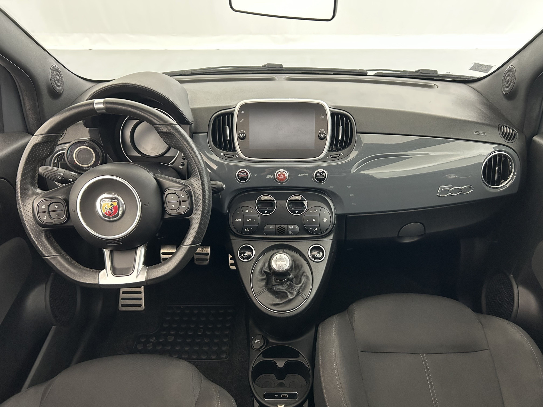 Vente en ligne Abarth 500 1.4 Turbo T-Jet 145ch 595 + Toit ouvrant au prix de 14 790 €