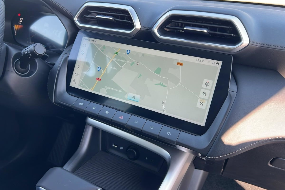 Vente en ligne Mg ZS 1.5 L Hybrid+ 197 ch Luxury au prix de 24 380 €