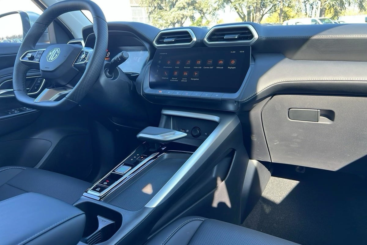 Vente en ligne Mg ZS 1.5 L Hybrid+ 197 ch Luxury au prix de 24 380 €