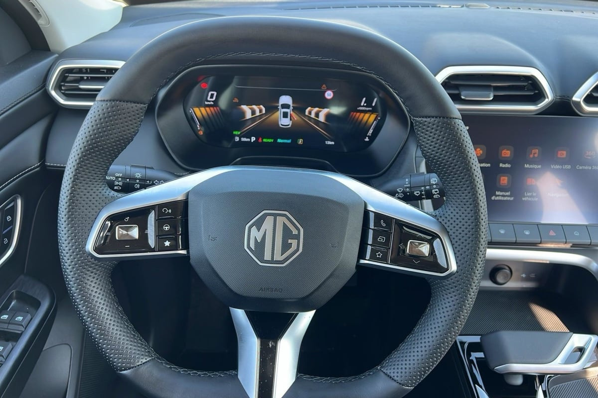 Vente en ligne Mg ZS 1.5 L Hybrid+ 197 ch Luxury au prix de 24 380 €