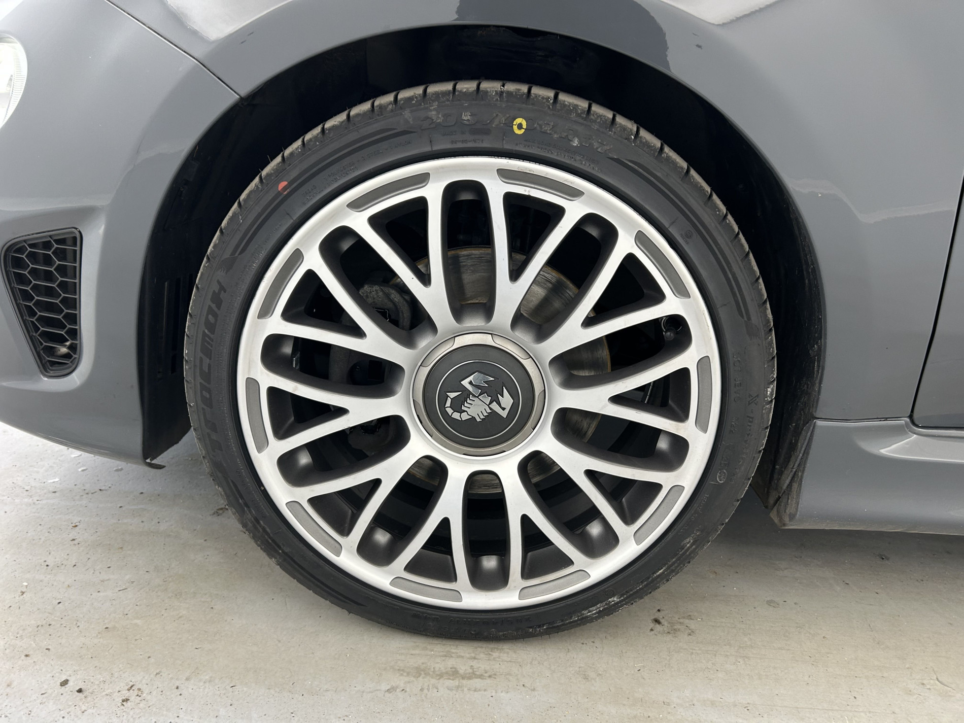 Vente en ligne Abarth 500 1.4 Turbo T-Jet 145ch 595 + Toit ouvrant au prix de 14 790 €