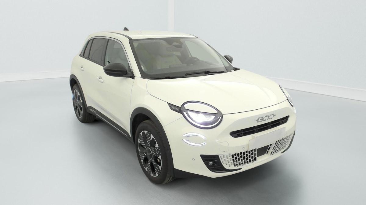 Fiat 600e T-Gen 3 1.2 Hybrid 145ch eDCT6 La Prima occasion de 2025 en vente à Rennes