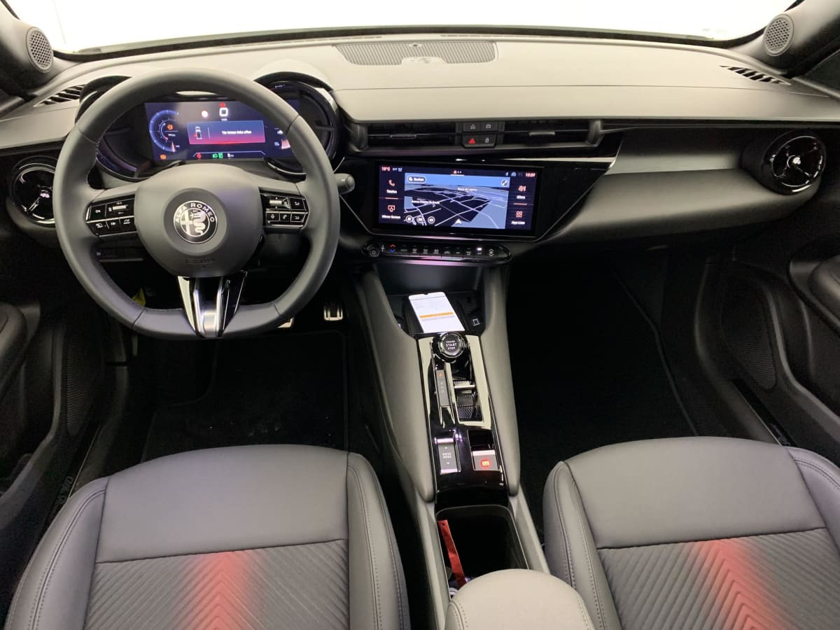 Vente en ligne Alfa Romeo Junior 1.2 Ibrida 145 ch e-DCT6 Ti au prix de 29 450 €