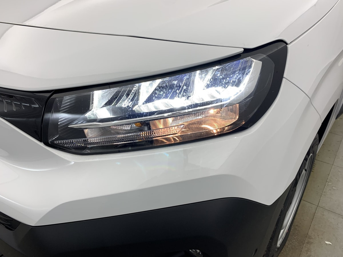 Vente en ligne Citroën Berlingo M DIESEL 100 CH MANUELLE au prix de 20 530 €