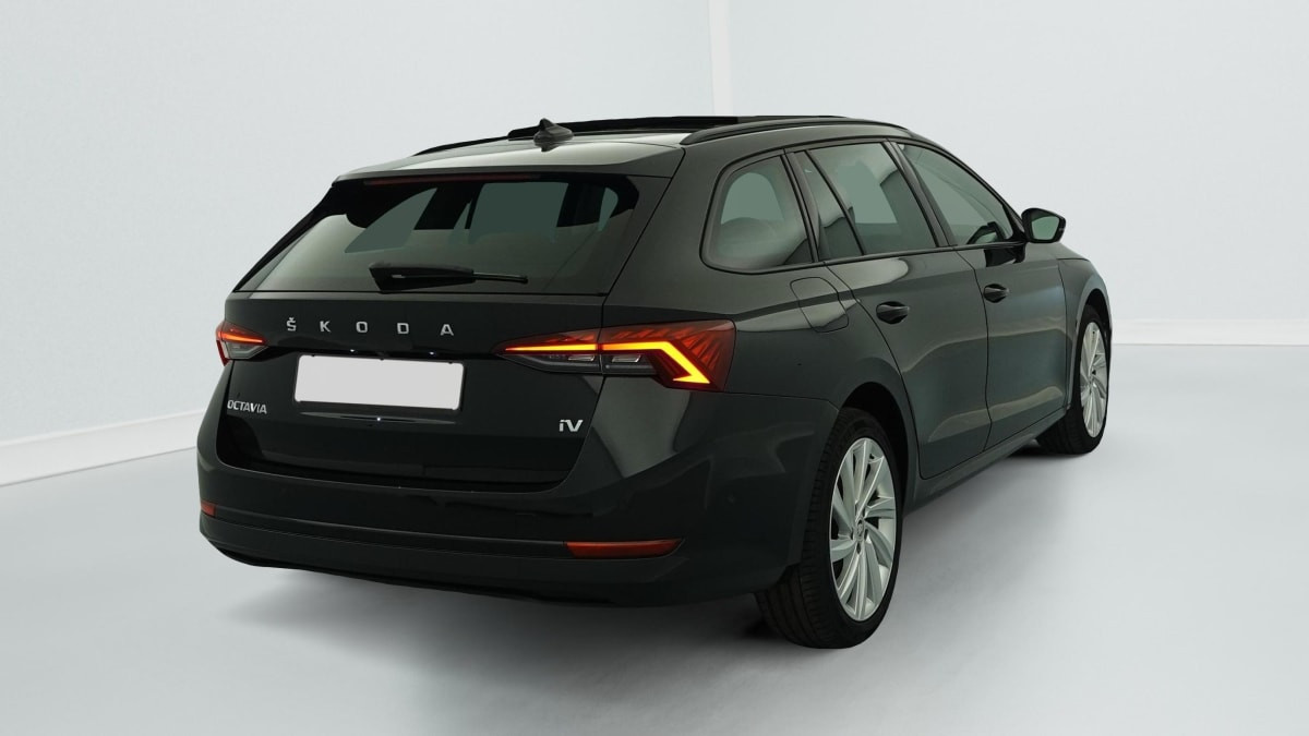 Vente en ligne Skoda Octavia Combi 1.4 TSI PHEV iV 204 ch DSG6e Ambition au prix de 25 420 €