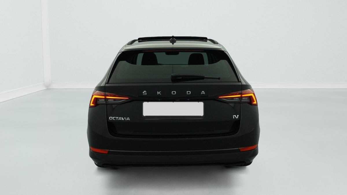Vente en ligne Skoda Octavia Combi 1.4 TSI PHEV iV 204 ch DSG6e Ambition au prix de 25 420 €