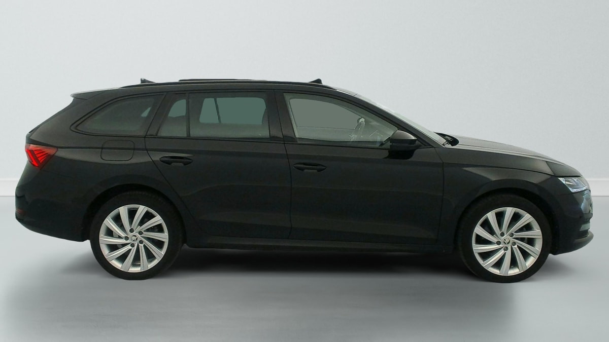 Vente en ligne Skoda Octavia Combi 1.4 TSI PHEV iV 204 ch DSG6e Ambition au prix de 25 420 €