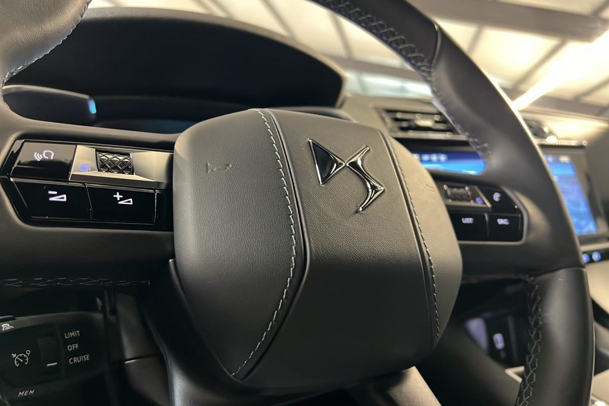 Vente en ligne Ds DS7 Crossback Hybride Rechargeable E-Tense 225 EAT8 Opera au prix de 39 840 €