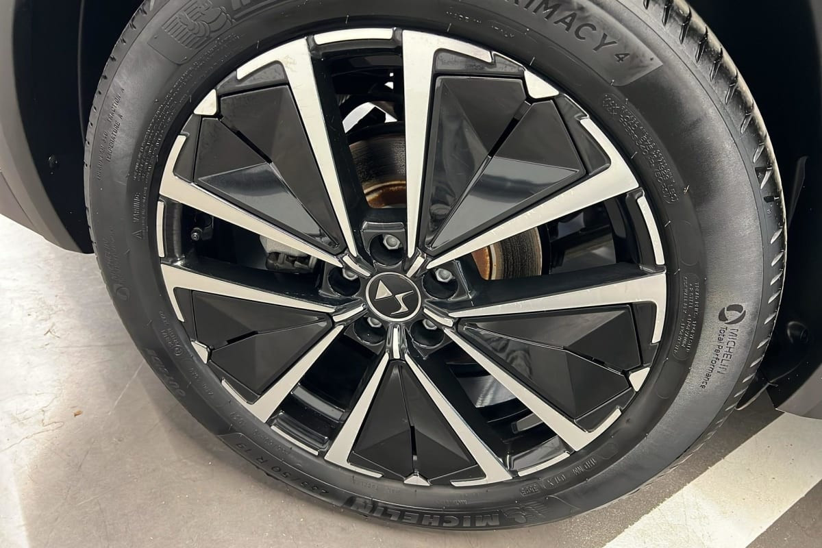 Vente en ligne Ds DS7 Crossback Hybride Rechargeable E-Tense 225 EAT8 Opera au prix de 39 840 €