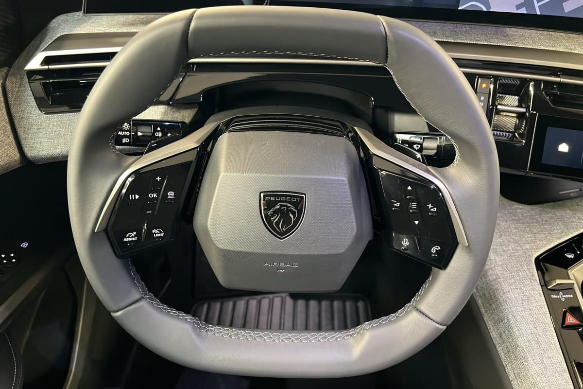 Vente en ligne Peugeot 3008 Hybrid 145 e-DCS6 Allure au prix de 29 130 €