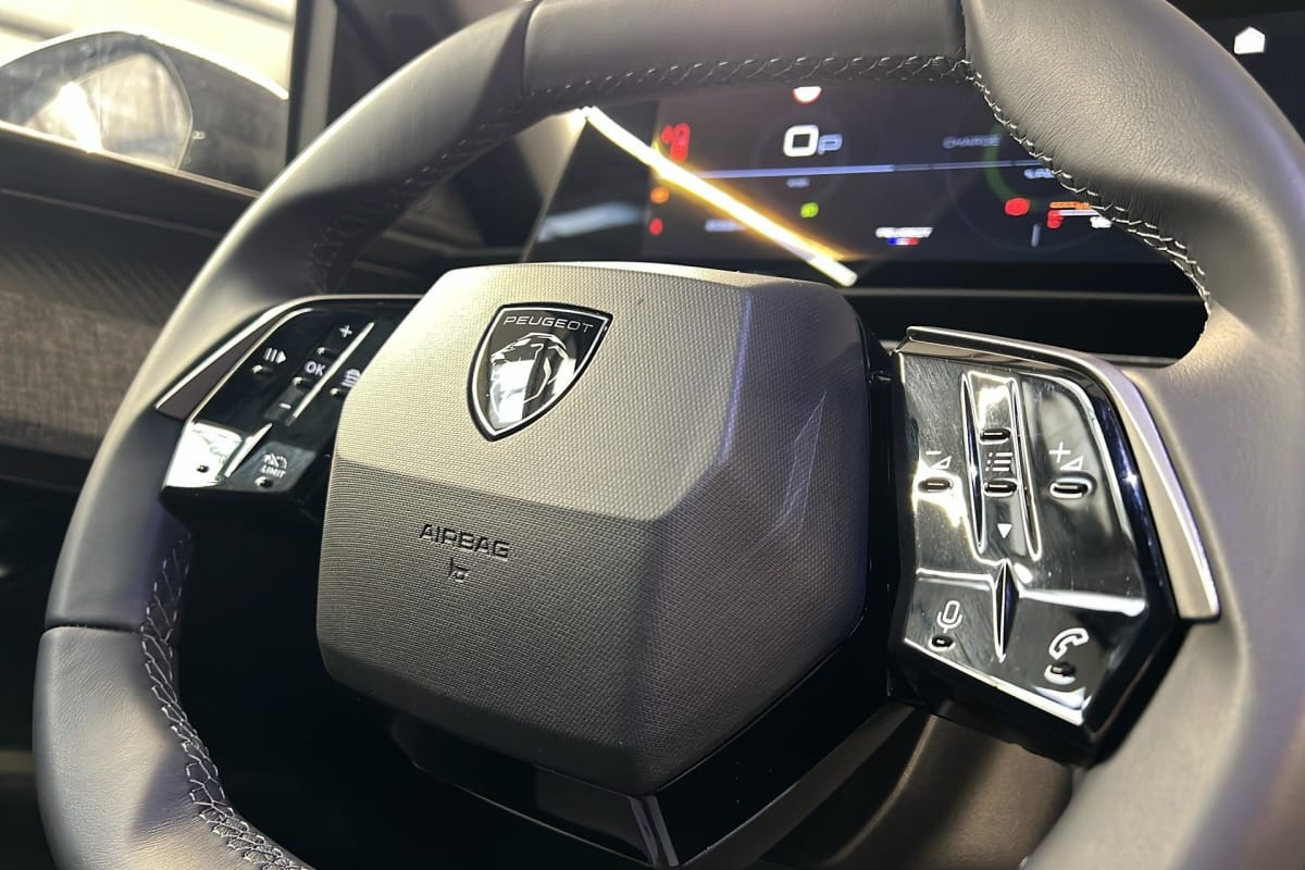 Vente en ligne Peugeot 3008 Hybrid 145 e-DCS6 Allure au prix de 29 130 €