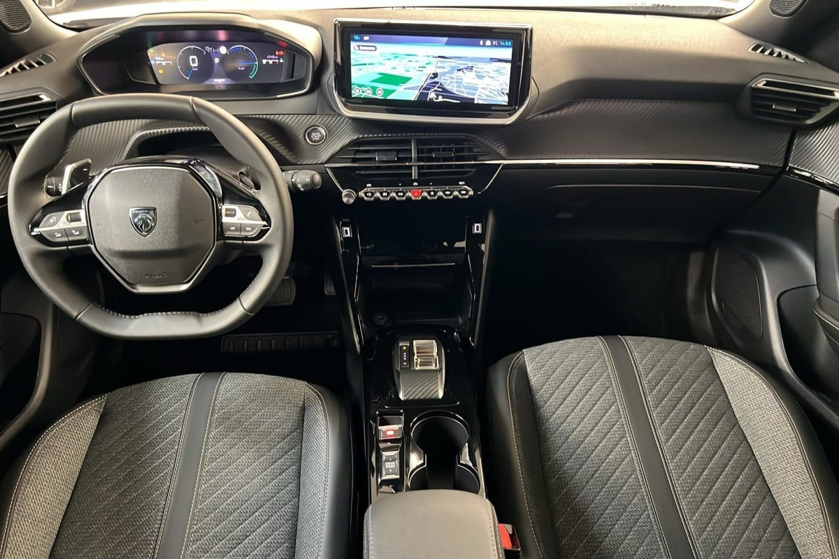 Vente en ligne Peugeot 2008 Hybrid 145 e-DCS6 Allure au prix de 23 360 €