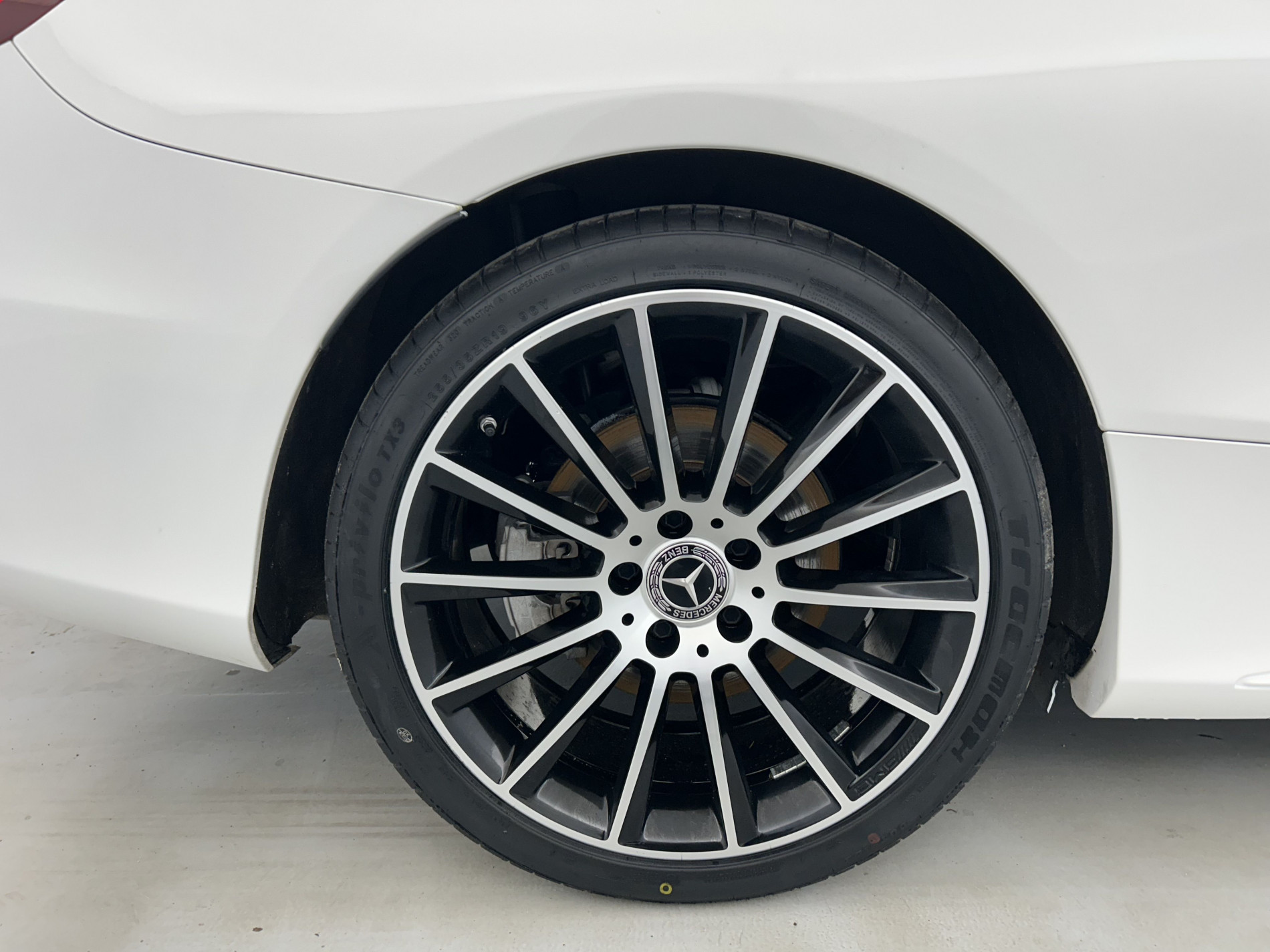 Vente en ligne Mercedes Classe C 220 d 194ch AMG Line 9G-Tronic + Attelage au prix de 29 980 €