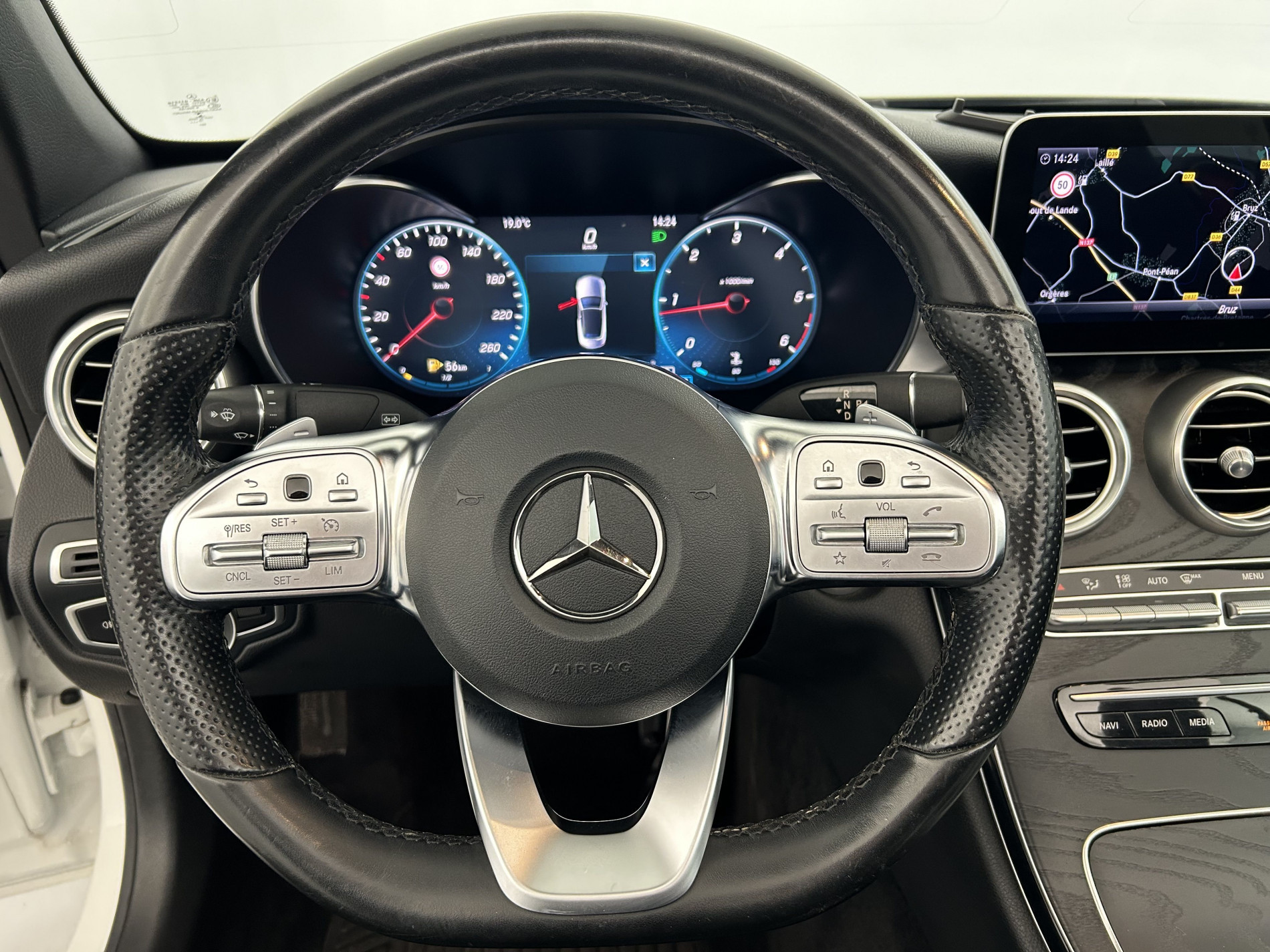 Vente en ligne Mercedes Classe C 220 d 194ch AMG Line 9G-Tronic + Attelage au prix de 29 980 €