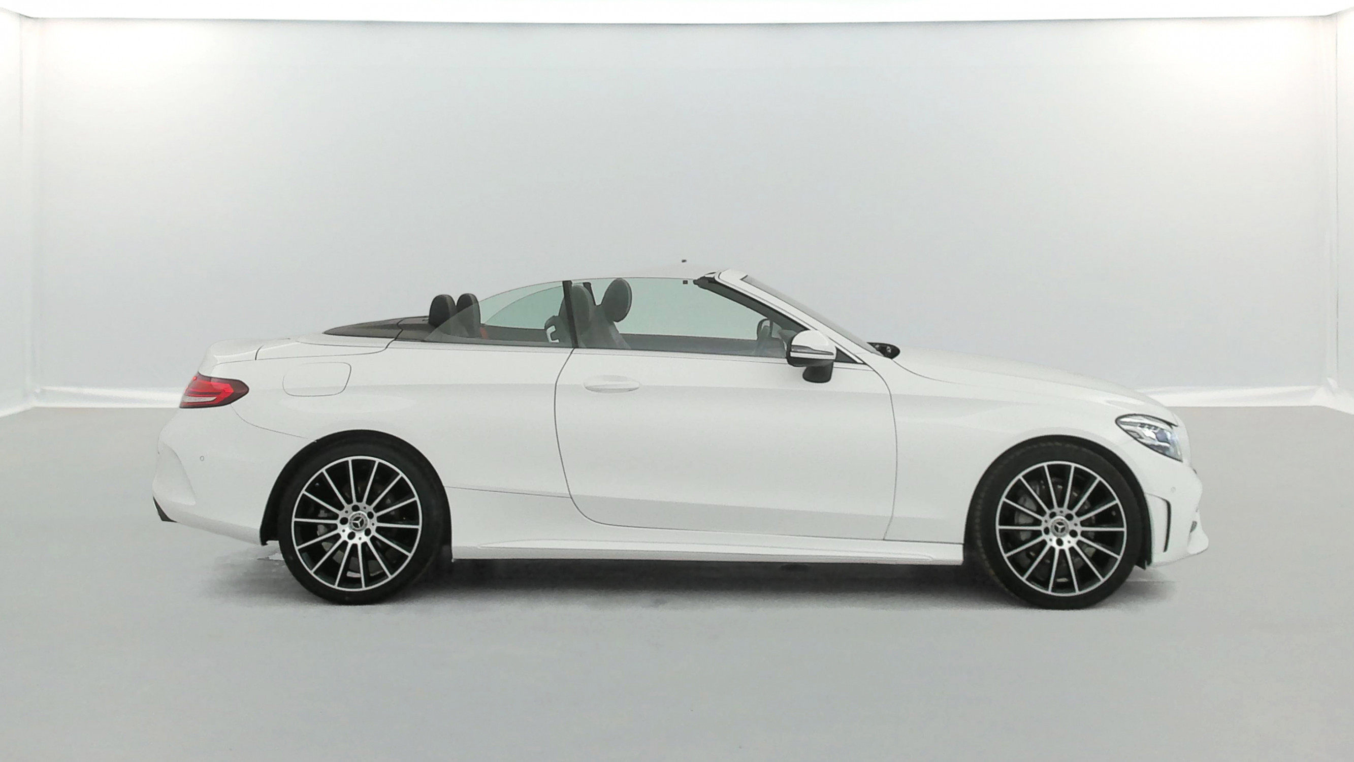 Vente en ligne Mercedes Classe C 220 d 194ch AMG Line 9G-Tronic + Attelage au prix de 29 980 €