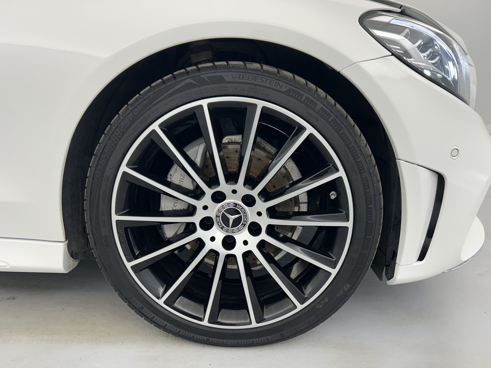 Vente en ligne Mercedes Classe C 220 d 194ch AMG Line 9G-Tronic + Attelage au prix de 29 980 €