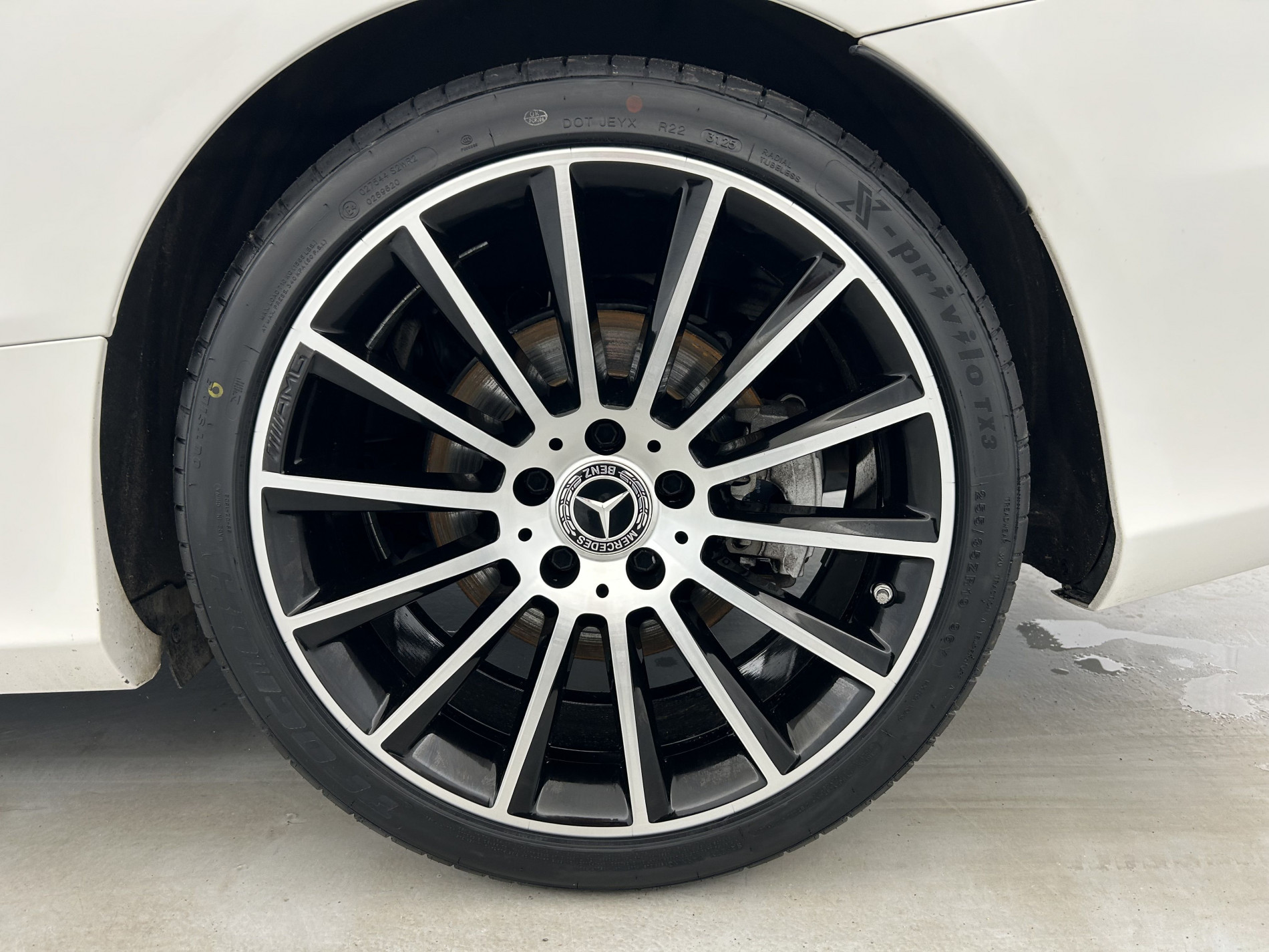 Vente en ligne Mercedes Classe C 220 d 194ch AMG Line 9G-Tronic + Attelage au prix de 29 980 €