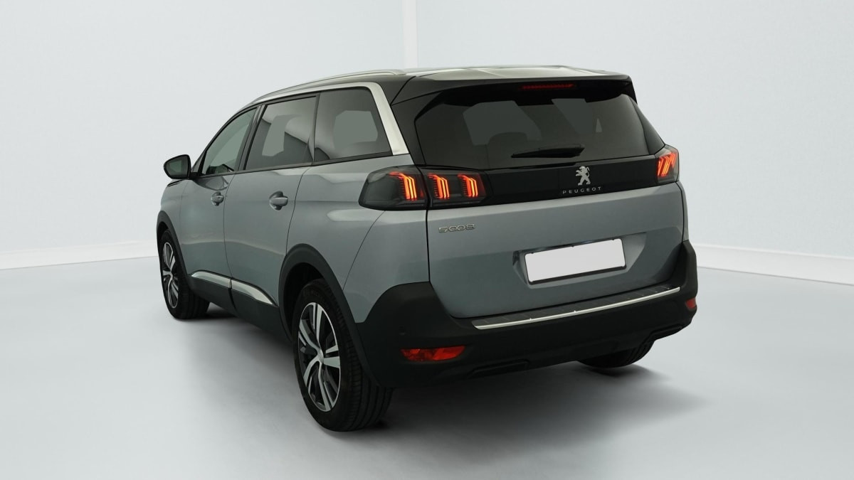 Vente en ligne Peugeot 5008 Hybrid 136 e-DCS6 Allure Pack au prix de 27 480 €