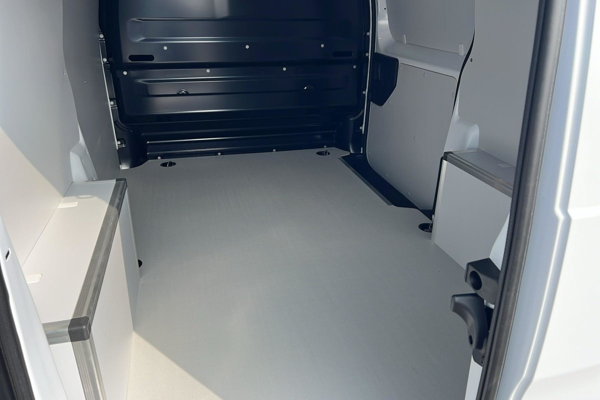 Vente en ligne Citroën Jumpy Fourgon JUMPY FGN M BLUEHDI 120 S S BVM6 au prix de 27 450 €