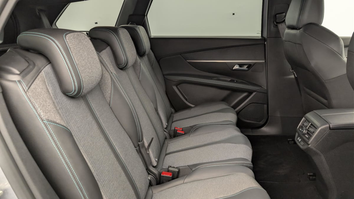 Vente en ligne Peugeot 5008 Hybrid 136 e-DCS6 Allure Pack au prix de 27 480 €