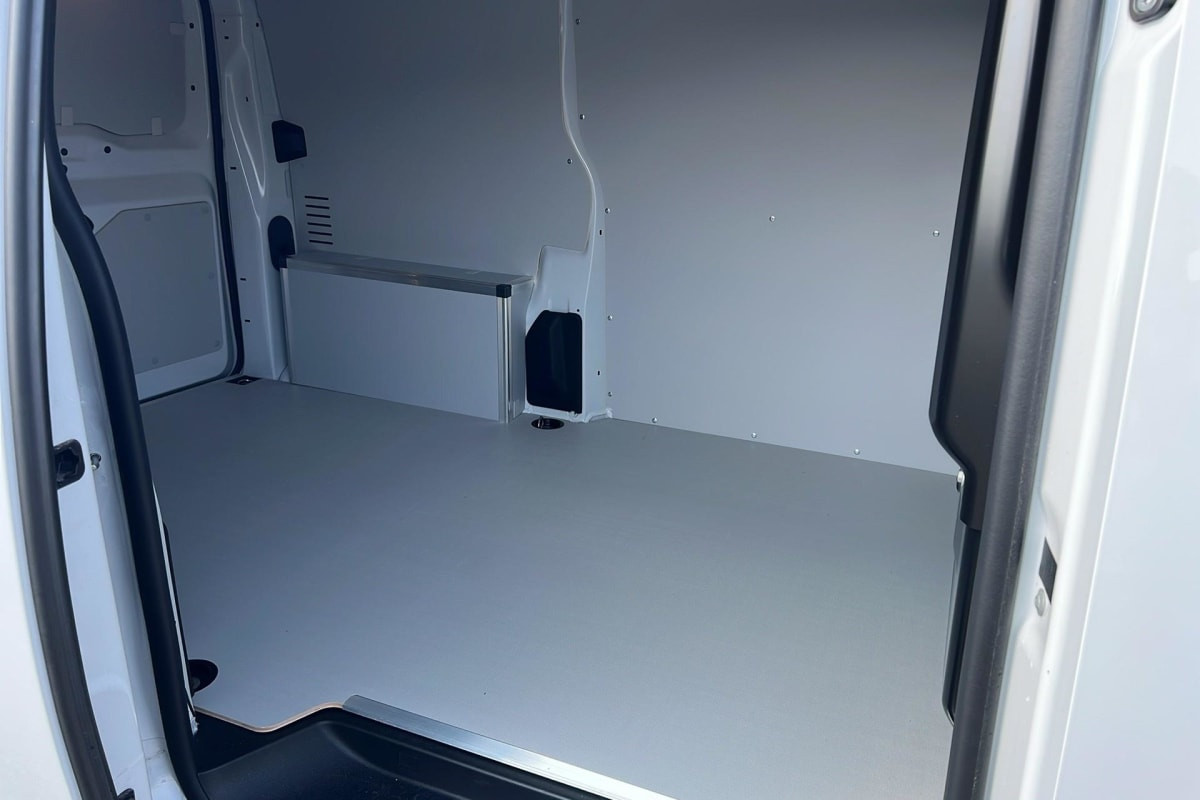 Vente en ligne Citroën Jumpy Fourgon JUMPY FGN M BLUEHDI 120 S S BVM6 au prix de 27 450 €