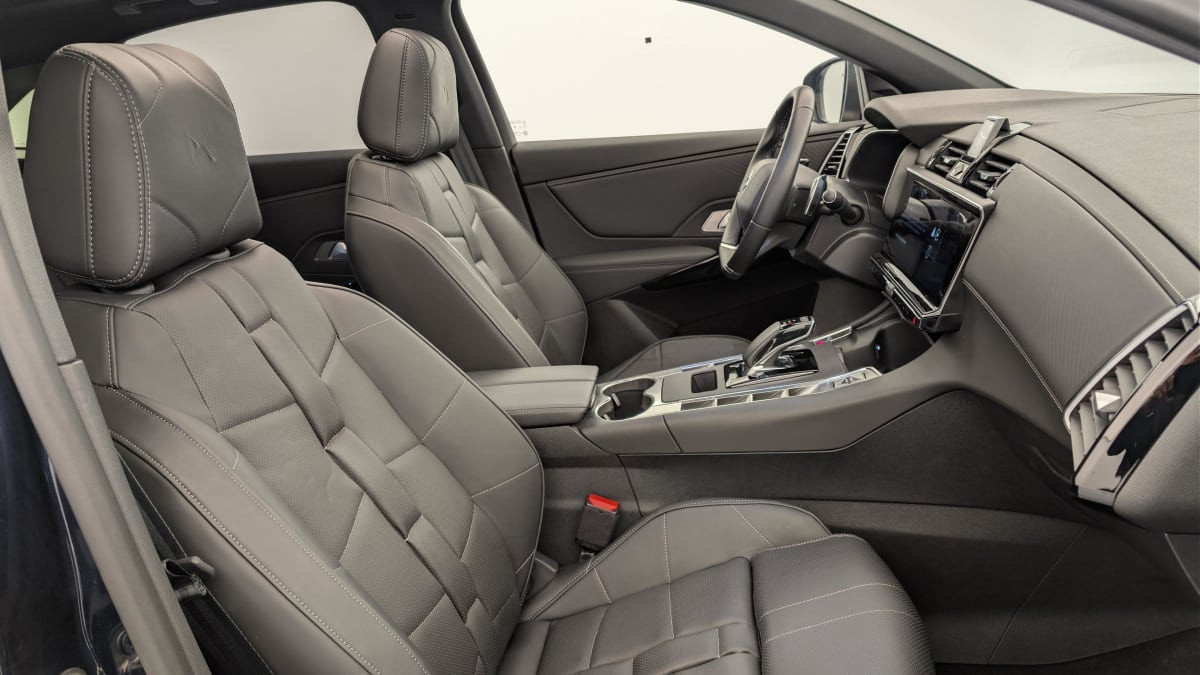 Vente en ligne Ds DS7 Crossback Hybride Rechargeable E-Tense 225 EAT8 Opera au prix de 36 750 €