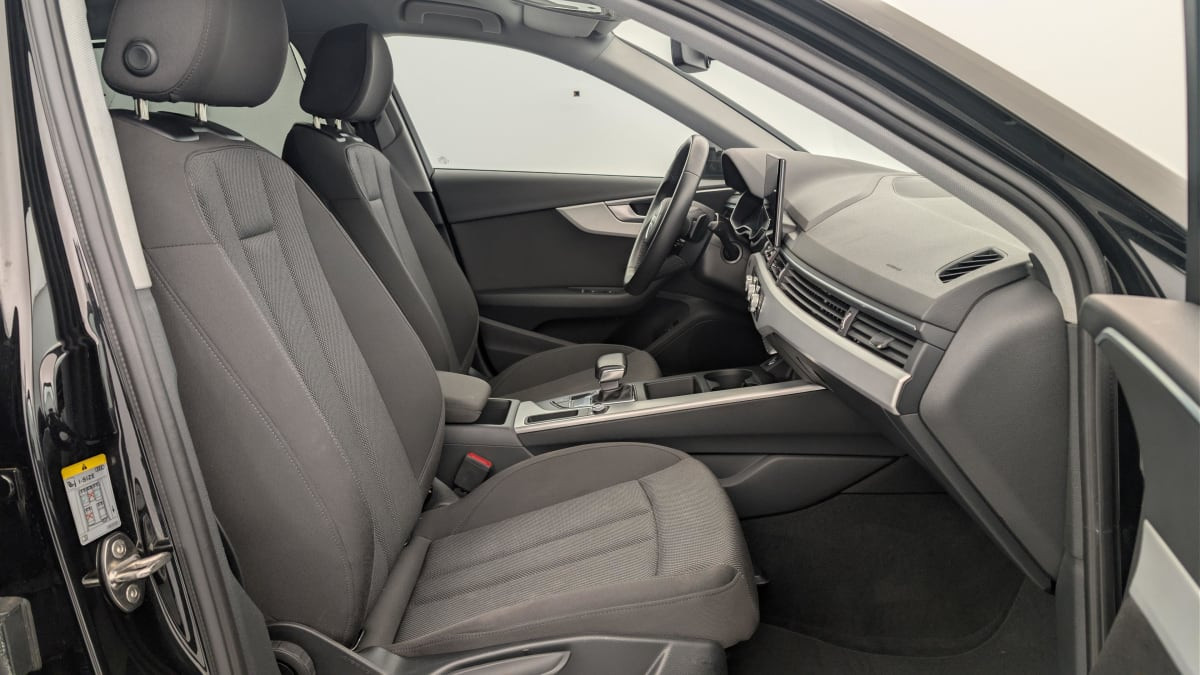 Vente en ligne Audi A4 Avant 35 TFSI 150 S tronic 7 Design au prix de 25 420 €