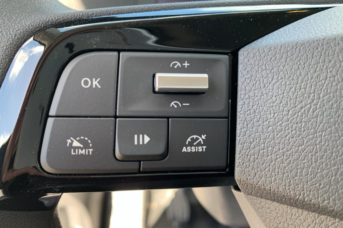 Vente en ligne Citroën Jumpy Fourgon JUMPY FGN M BLUEHDI 120 S S BVM6 au prix de 26 710 €