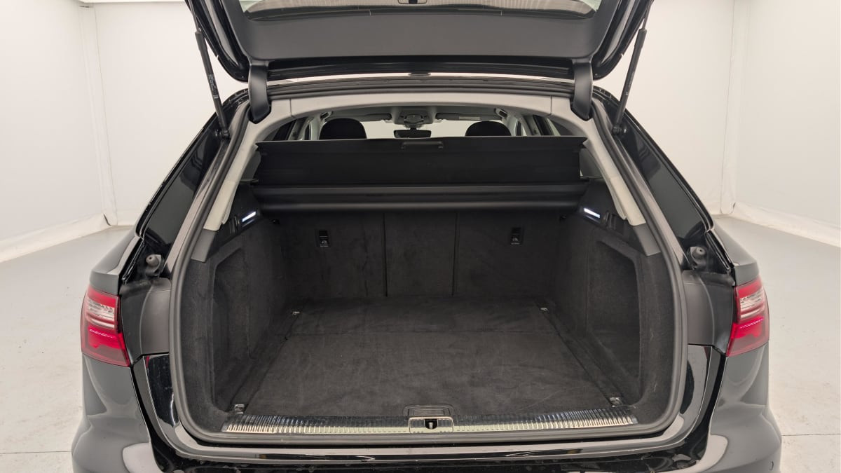 Vente en ligne Audi A4 Avant 35 TFSI 150 S tronic 7 Design au prix de 25 420 €