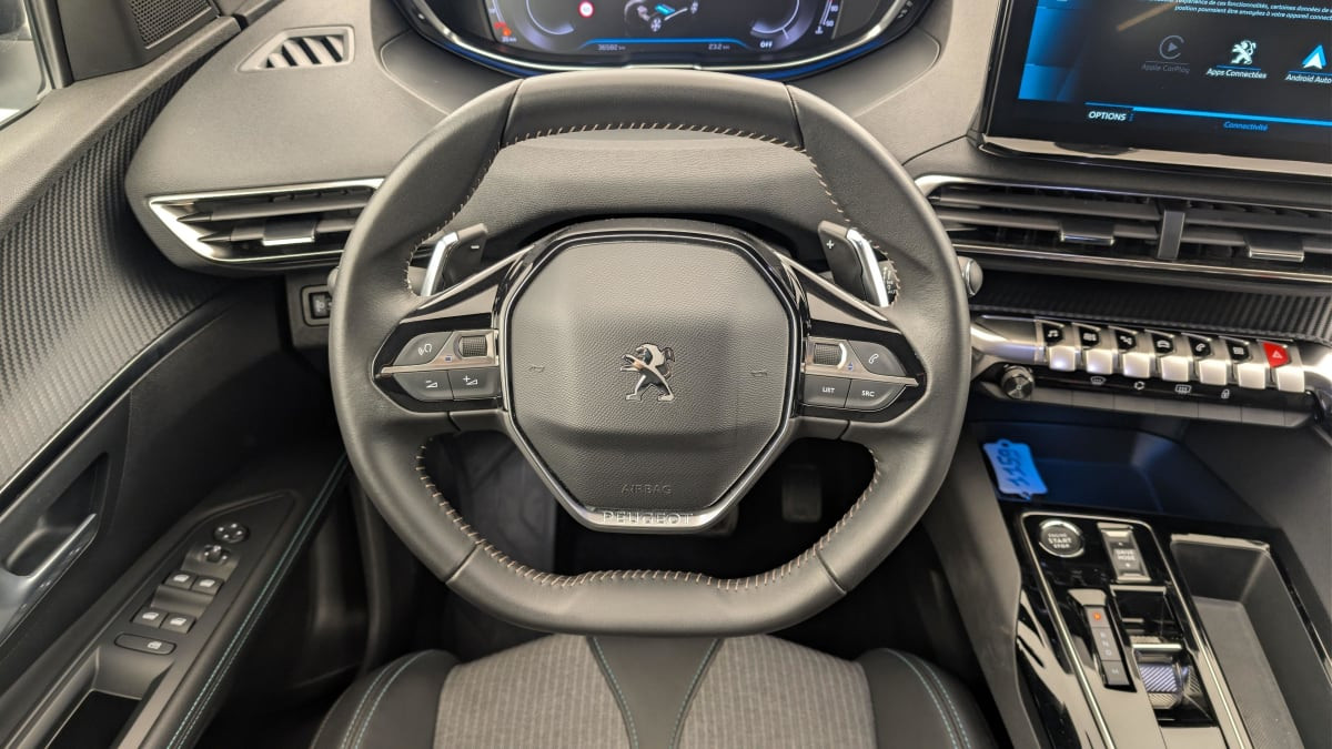 Vente en ligne Peugeot 5008 Hybrid 136 e-DCS6 Allure Pack au prix de 27 480 €