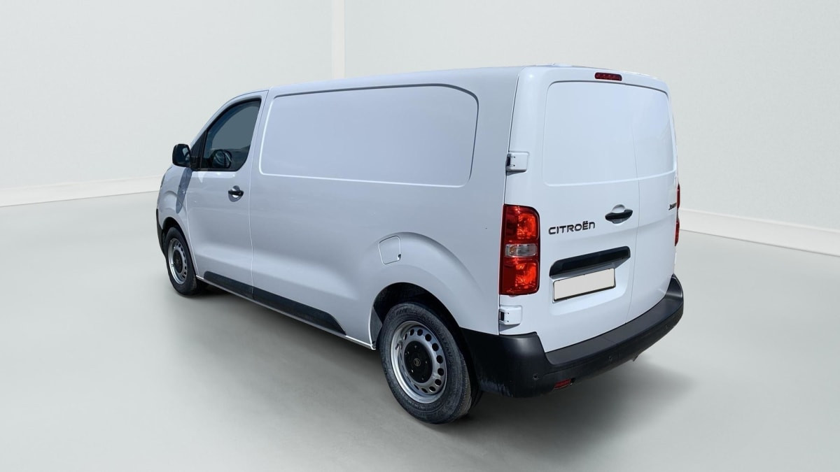 Vente en ligne Citroën Jumpy Fourgon JUMPY FGN M BLUEHDI 120 S S BVM6 au prix de 26 710 €