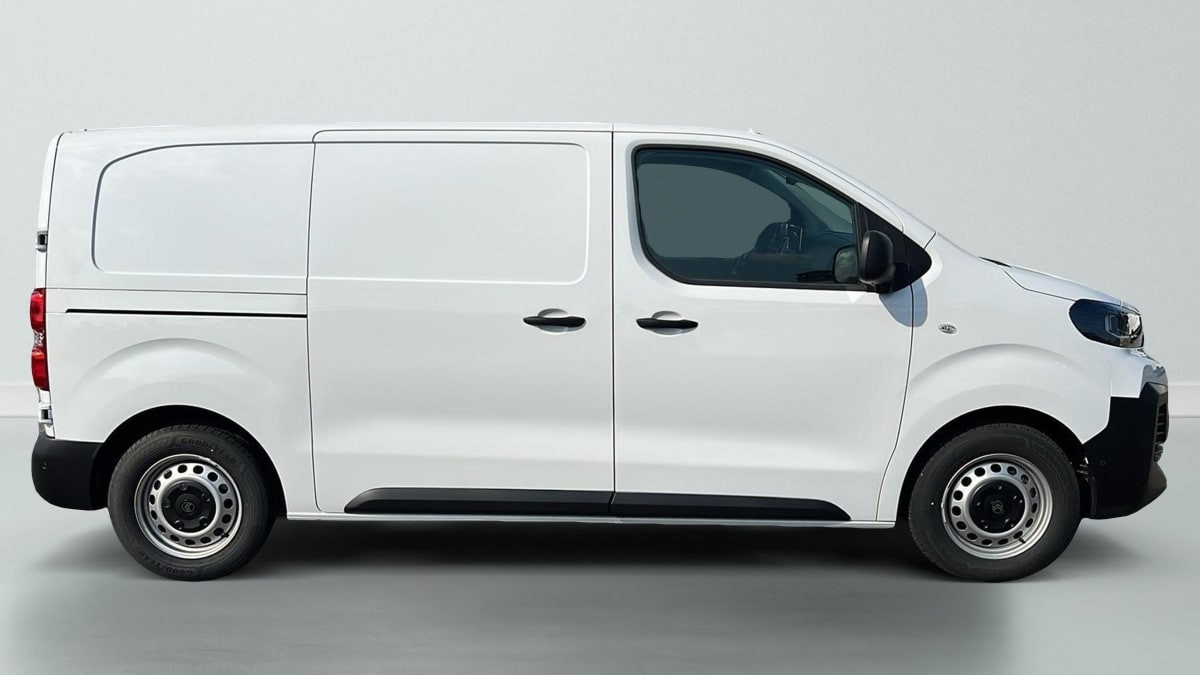 Vente en ligne Citroën Jumpy Fourgon JUMPY FGN M BLUEHDI 120 S S BVM6 au prix de 27 450 €